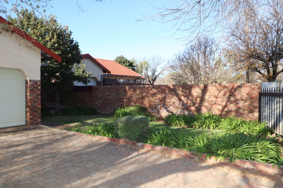 To Let 3 Bedroom Property for Rent in Meiringspark North West